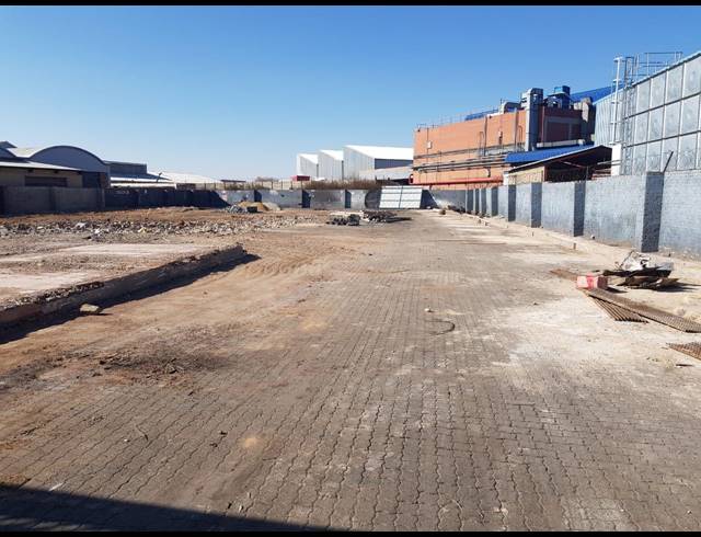 3,675M² WAREHOUSE FOR SALE IN STEELEDALE